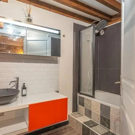 Strike & Chill - Duplex - Au Coeur De *