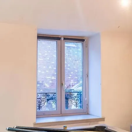 Strike & Chill - Duplex - Au Coeur De *