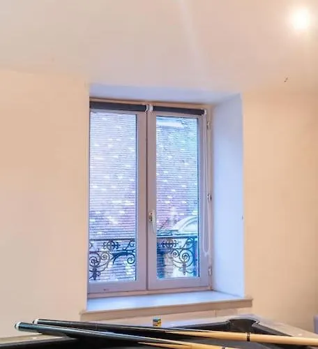 Strike & Chill - Duplex - Au Coeur De *