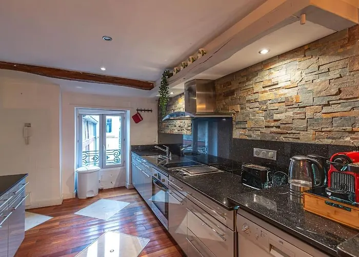 Strike & Chill - Duplex - Au Coeur De Apartment Dijon